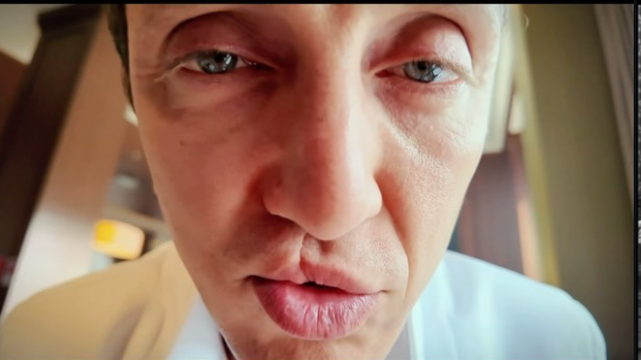 Детство, полное испытаний, закалило характер артиста.