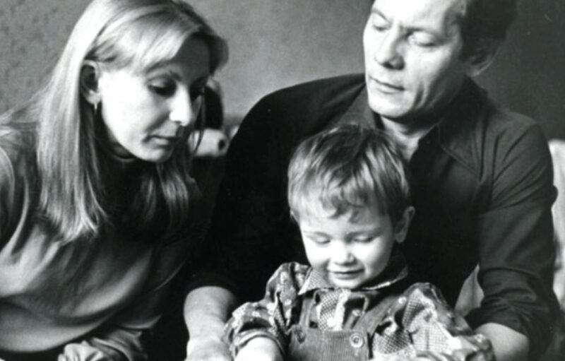 Михаил Жигалов с Ириной Маликовой и сыном Василием в период второго брака.
