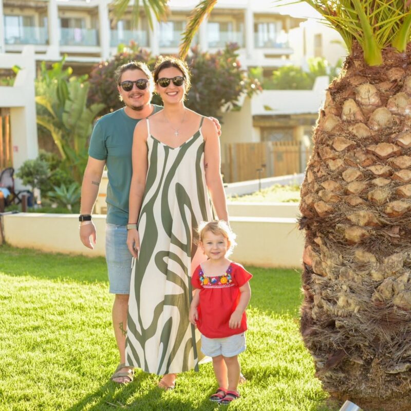 В 2023 году Андрей и Кэти стали родителями очаровательной Эмилии.