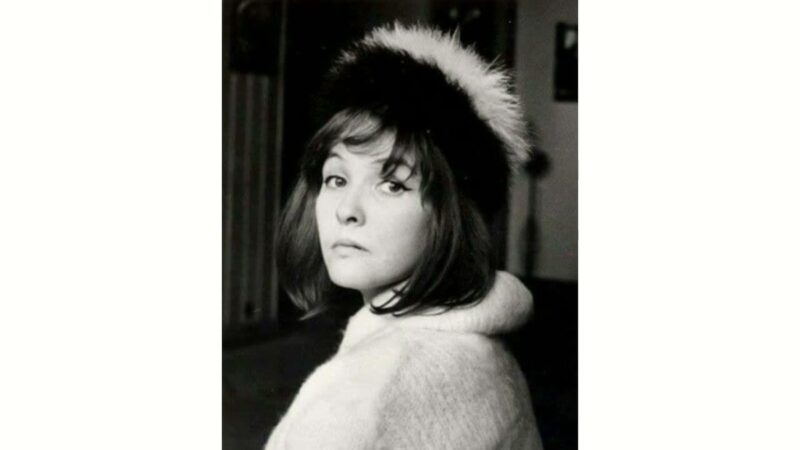 Молодая Белла Ахмадулина, полная творческой энергии и вдохновения.