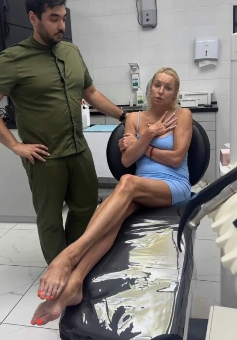 «От тебя бы родила!»: 50-летняя Волочкова пережила двухнедельную операцию, но поддержку нашла не у семьи, а у Примадонны