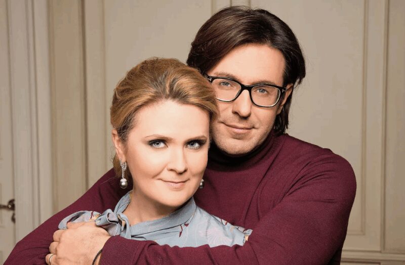 Андрей Малахов с супругой Натальей Шкулевой: опровергая слухи о фиктивности.