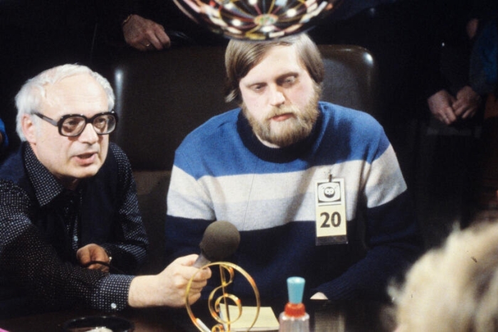 «Ходячая энциклопедия»: Как 60-летний знаток «Что? Где? Когда?» лишился всего ради любви к 24-летней