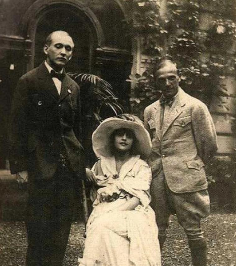 Вера Холодная и Александр Вертинский, которых связывало глубокое творческое сотрудничество.