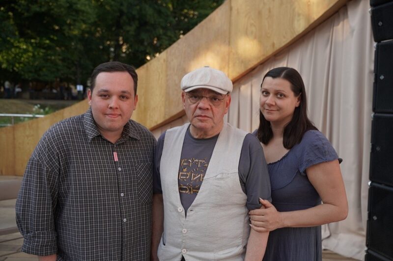 Полина Райкина делится опытом со студентами.