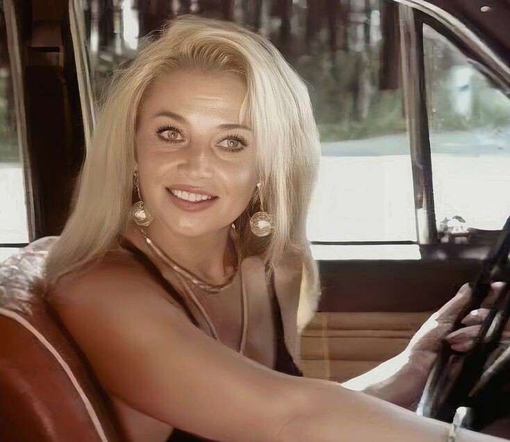 Наталья Кустинская: звезда, чья ослепительная красота притягивала внимание и зависть.