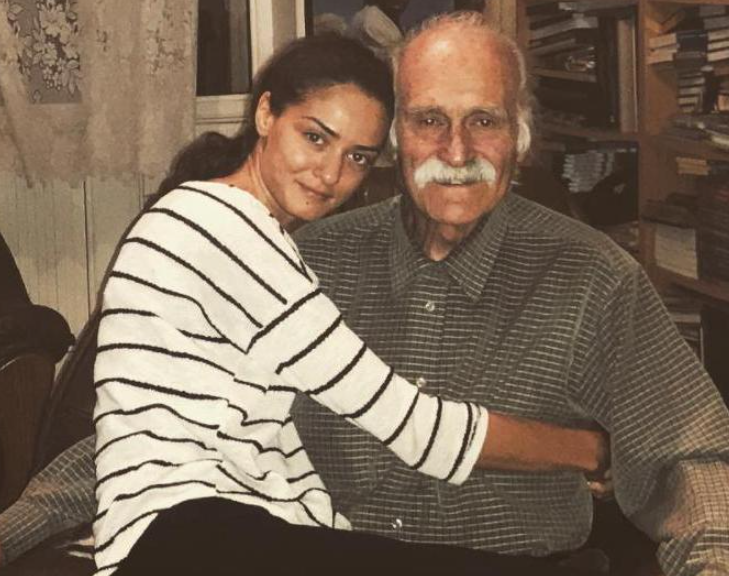 Кахи Кавсадзе с внучкой, продолжающий жить ради семьи.