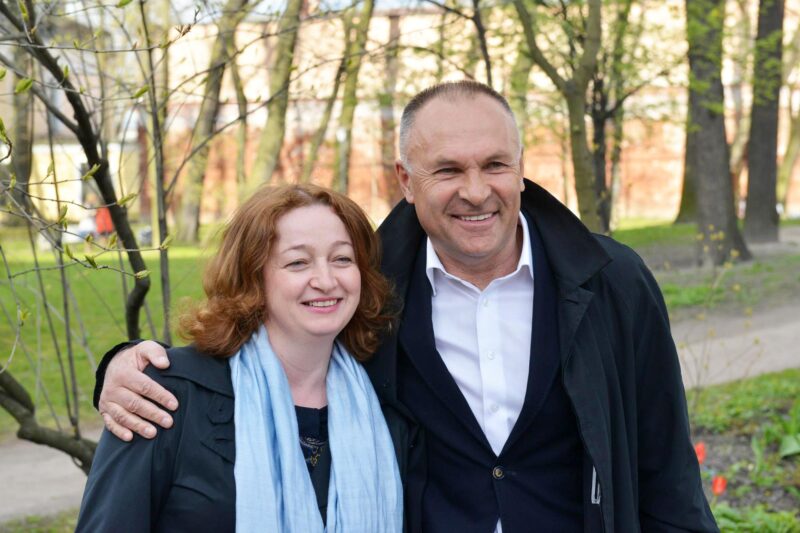 «Я дура, что сразу не поняла»: Сын звезды «Улиц разбитых фонарей» задолжал 10 миллионов, а отец не знал о его проблемах