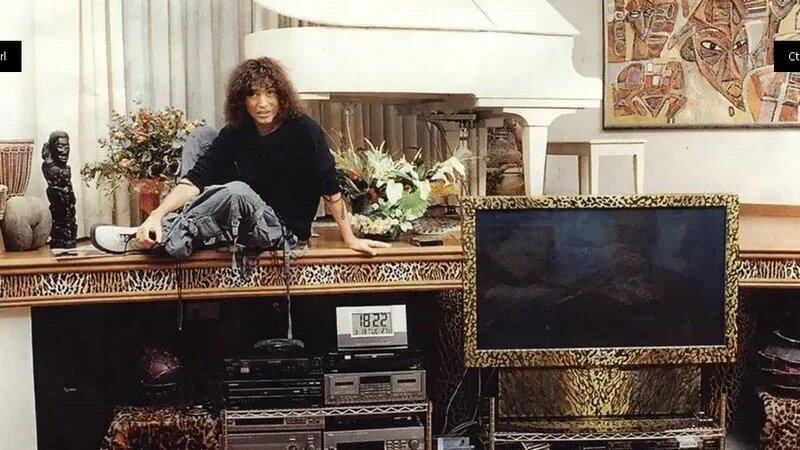 Трехуровневая квартира в Колокольниковом переулке Москвы, где царил любимый стиль артиста.