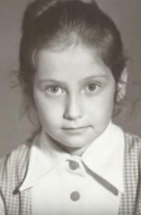 Три года скрывала развод, а потом удивила выбором: Эвелина Хромченко и «слишком громкий» художник в мешковатых джинсах, ставший её счастьем в 55 лет