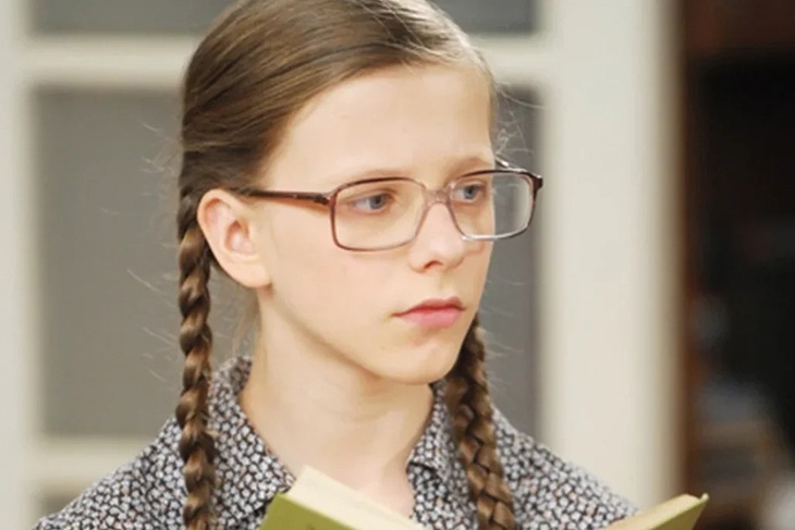 Роль Галины Сергеевны Васнецовой принесла юной артистке всероссийскую славу.