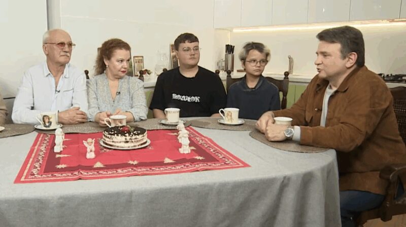 21-летний Иван, старший сын актрисы, сделал шаг к самостоятельной жизни.