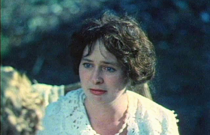 «Чуть ласты не двинула»: Как актриса Аронова пережила измены, побои и гепатит, чтобы в 32 года обрести счастье