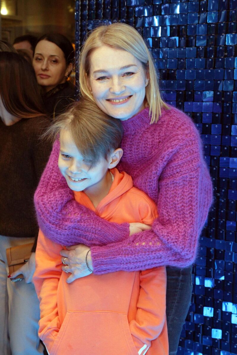 «Слишком много делала, чтобы детей не иметь»: 54-летняя Виктория Толстоганова и ее 15 лет счастья после болезненного развода