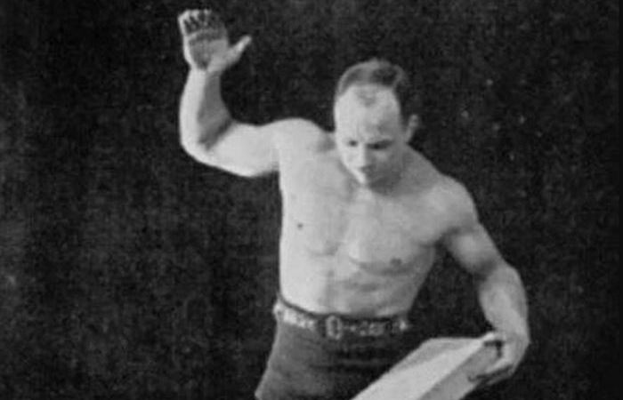 74-летний богатырь бросился в огонь: Александр Засс «не мог оставить их погибать»