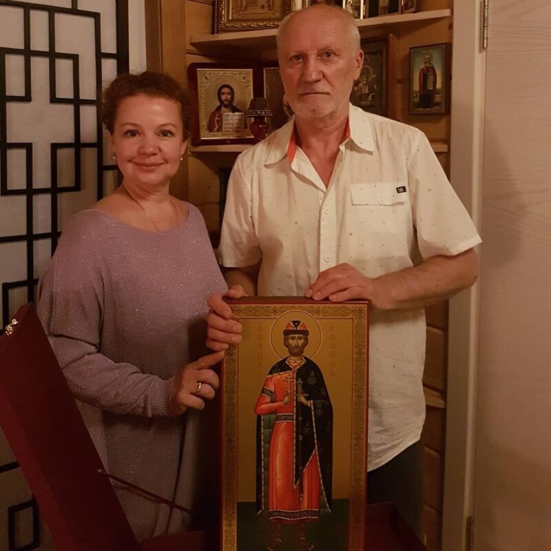 Светлая и функциональная кухня в загородном доме.