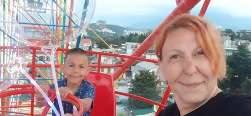 Екатерина Неженцева с сыновьями: Глебом и Михаилом.