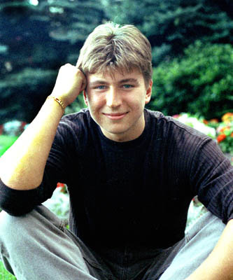 На льду он был настоящим гладиатором, поражая зрителей своей энергией.