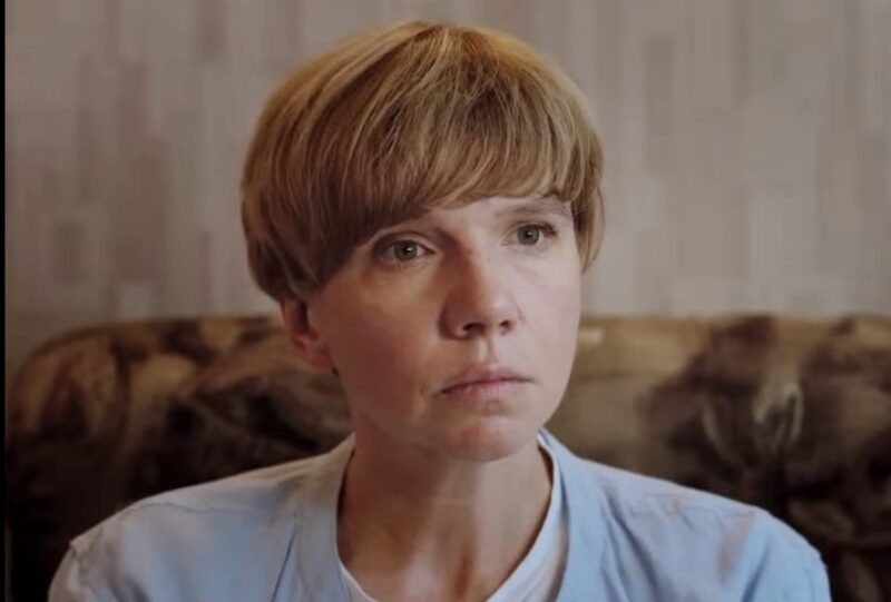 Актриса в повседневной жизни, вдали от камер.