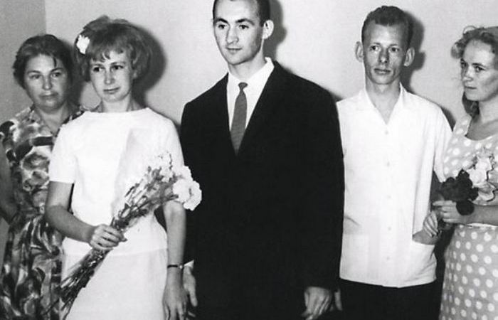 «Чуть ласты не двинула»: Как актриса Аронова пережила измены, побои и гепатит, чтобы в 32 года обрести счастье