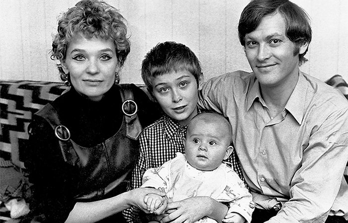 «Невиноватая я!»: Роковая блондинка СССР, покорившая миллионы, но... как Светлана Светличная потеряла сына в 34, обвинила старшего в убийстве и закончила жизнь с болезнью, стёршей память.