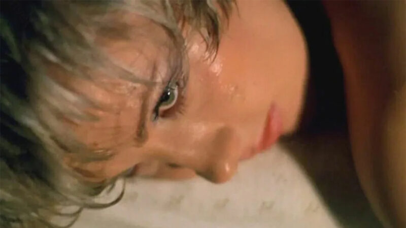 «Я сирота»: аборт, ночевки на вокзале и 7 лет забвения — через что прошла Елена Яковлева, потеряв родителей в Харькове?