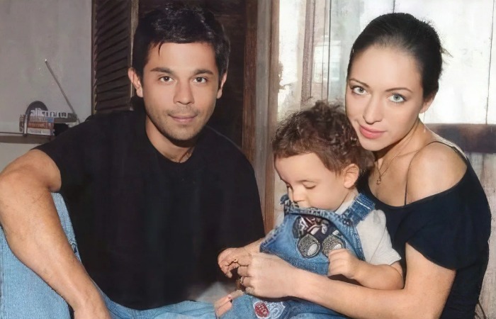 «Ей слишком сильно хотелось семью и ребенка», но два брака рухнули: Серафима Низовская обрела тихое счастье лишь в 40 лет с тайным мужем