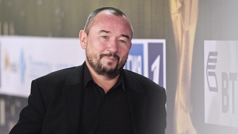 Телеведущий — отец троих детей, но о своей личной жизни предпочитает не распространяться.