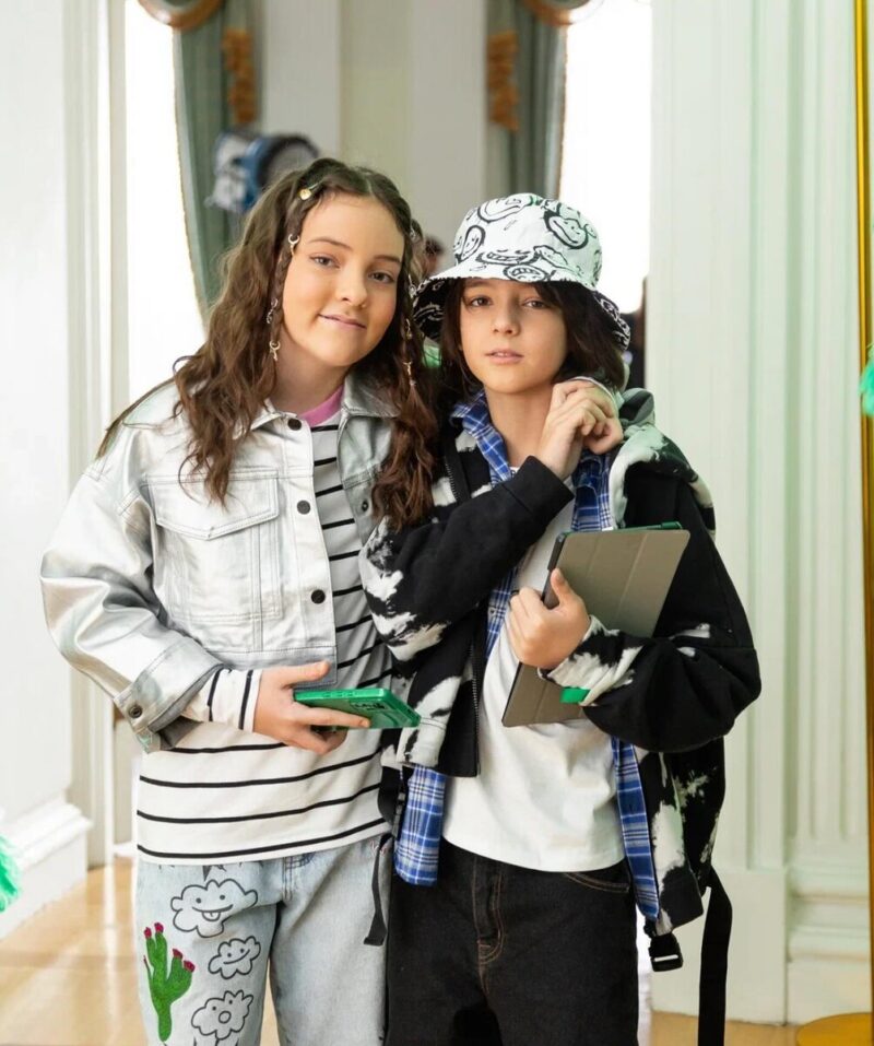 Модели из коллекции, созданной по эскизам юного Мартина.