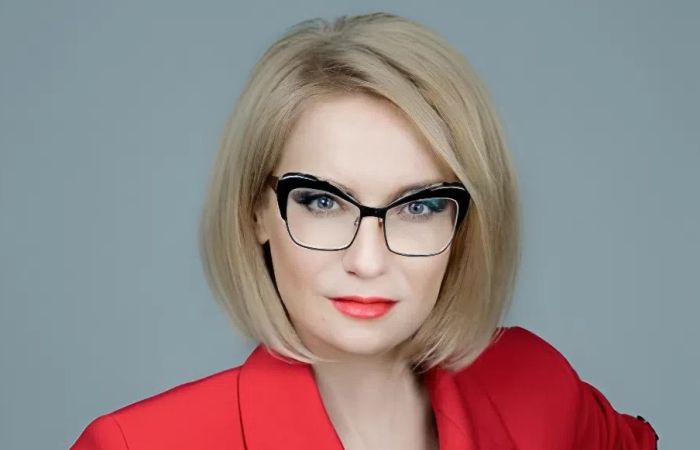 Три года скрывала развод, а потом удивила выбором: Эвелина Хромченко и «слишком громкий» художник в мешковатых джинсах, ставший её счастьем в 55 лет