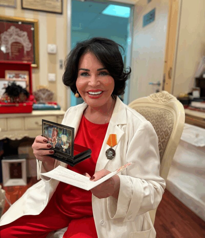 «Моя гордость»: как 49-летний сын-архитектор построил для Надежды Бабкиной два роскошных дома с видом на Кремль и под Звенигородом