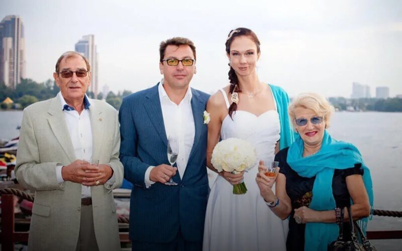 «Это не его дочь»: как отказ отца закалил 202-сантиметровую Екатерину Гамову, а она обрела семью с Михаилом Мукасеем и сыном Никитой