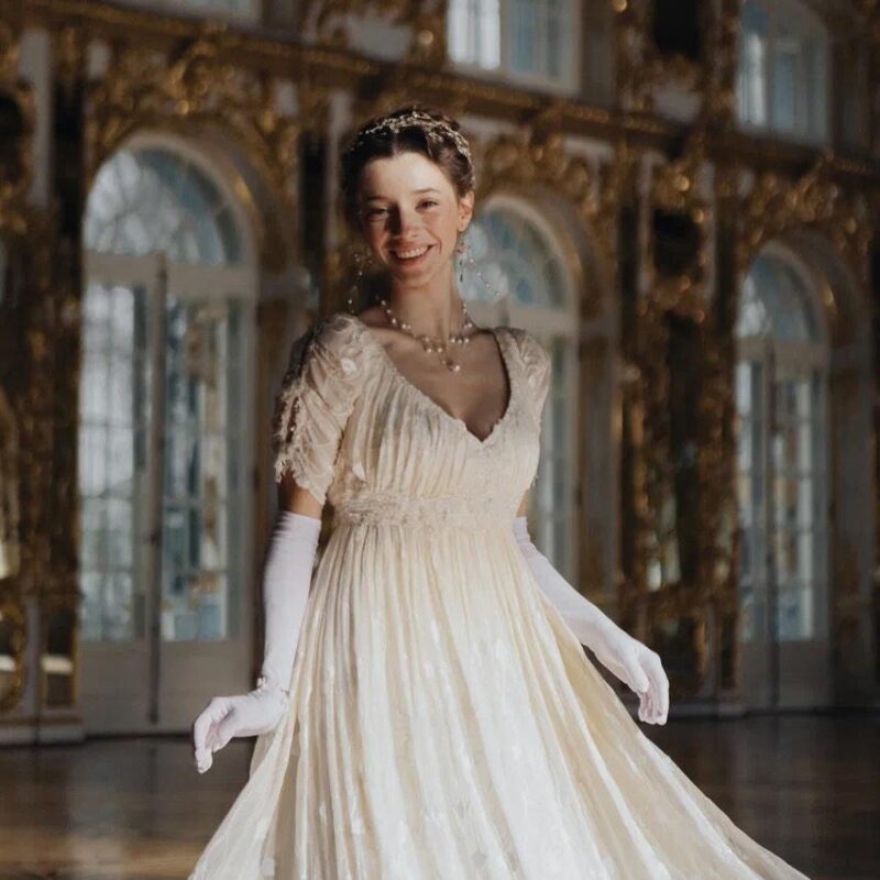 Тайны кастинга: как 19-летняя Полина Гухман стала Наташей Ростовой?