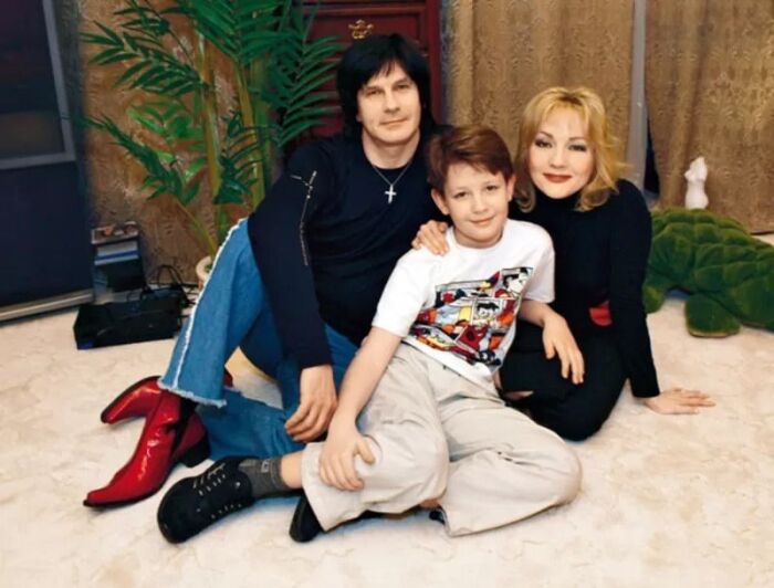 «Самая плачущая» снова на пике: Татьяна Буланова и тревоги за 33-летнего сына, рэпера и миллионные долги мужа