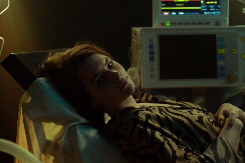 Дарья Урсуляк в комедийном образе из сериала «Дылды».