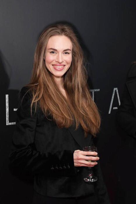 «Мне все равно, если умрете с голоду»: 65-летний кумир миллионов разорвал связь со старшей дочерью, но счастлив во втором браке