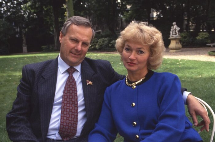 Она отдала ему 21 год, но услышала лишь: «Ты сильная, выживешь!» — как Собчак бросил первую жену, когда та умирала