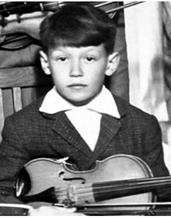 70-летний рокер отменил концерты: «Я едва мог говорить» : Владимир Кузьмин — трагедии детей, внебрачные романы и прощение юной жены