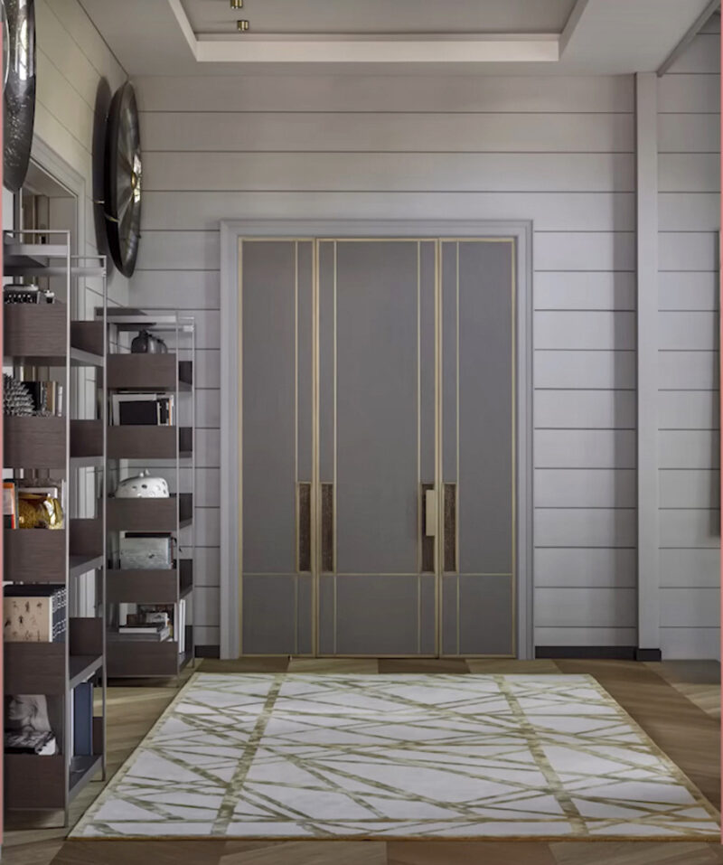 Входная группа встречает гостей необычными дверями, которые выглядят тяжёлыми, но на деле невесомы.