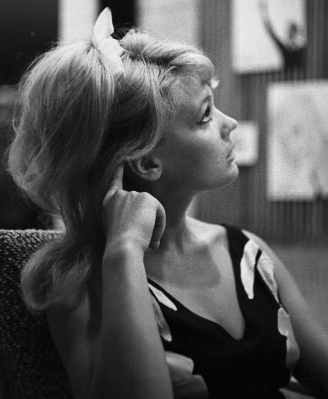 Юная Людмила Шляхтур, будущая звезда советского кино