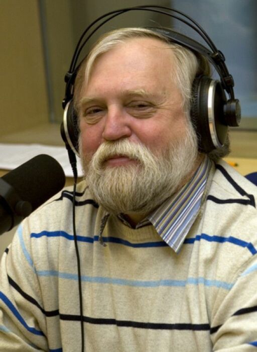 «Ходячая энциклопедия»: Как 60-летний знаток «Что? Где? Когда?» лишился всего ради любви к 24-летней