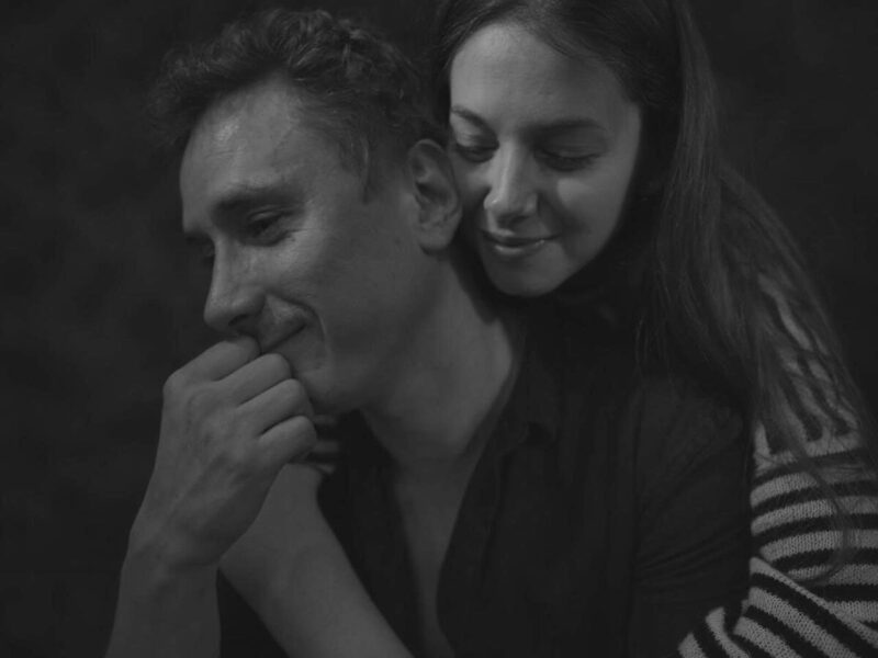 Актер Александр Яценко в кругу семьи.