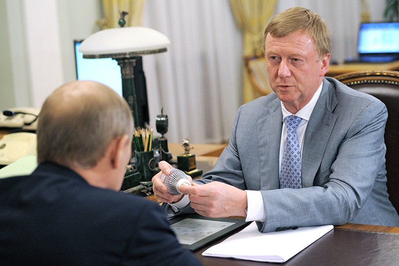 Анатолий Чубайс, глава «Роснано», активно продвигал проект «гибкого планшета».