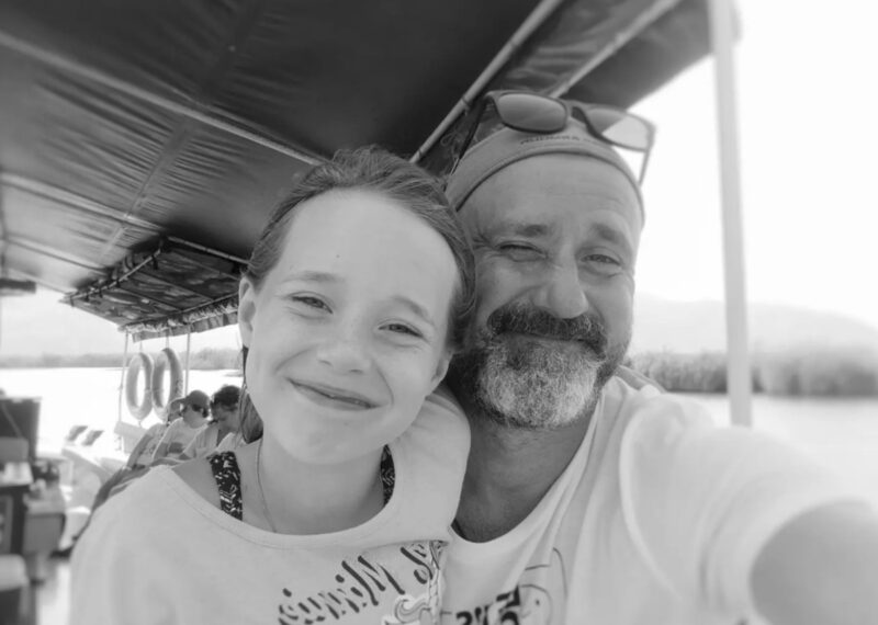 Отец актера делился мудрыми советами, которые помогли в воспитании.