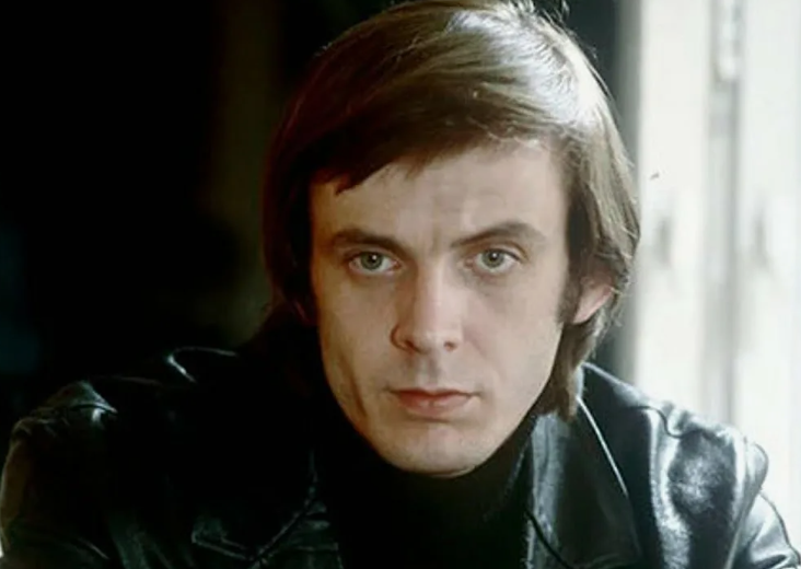 Георгий Тараторкин в роли Максима Горького.