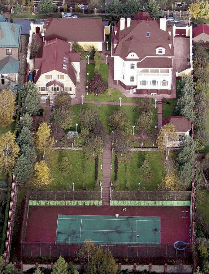 Путь к успеху был тернист, но мечта о собственном дворце всегда вдохновляла звезду.