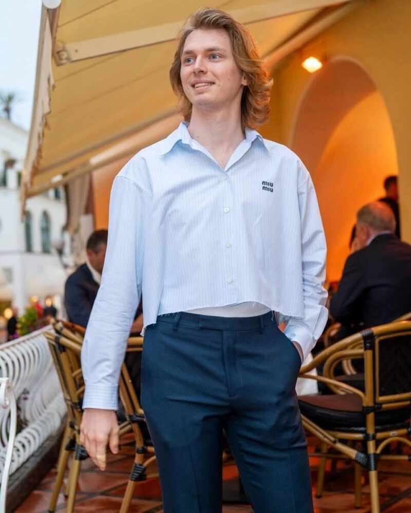 Молодой Дени Байсаров.