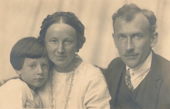 Критика Сталина и 4 года разлуки : Как потомки Васнецова, от священника до художника, продолжили великое дело