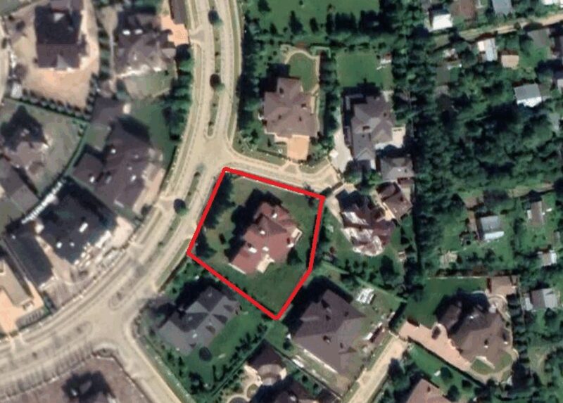 Татьяна Владимировна, мать министра, также оказалась связана с компаниями-получателями госконтрактов