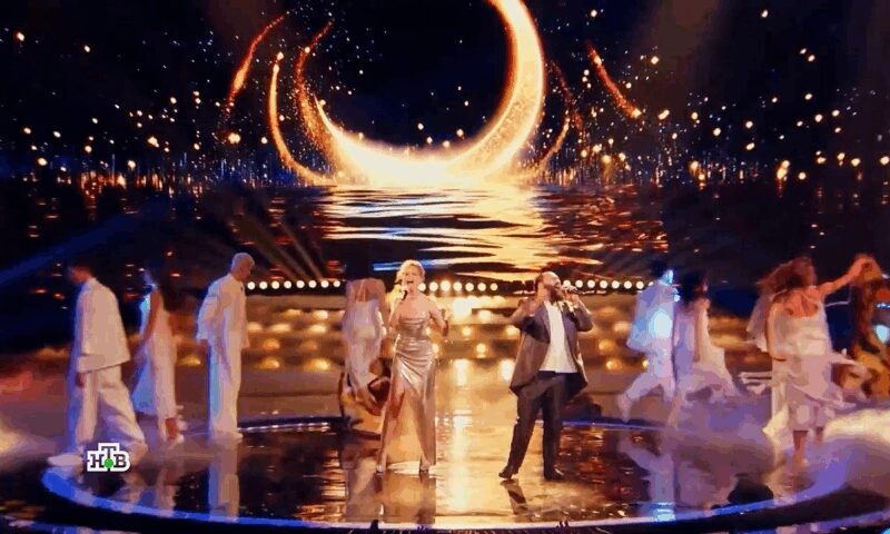 Алиса Вокс и Жан Милимеров на сцене шоу.